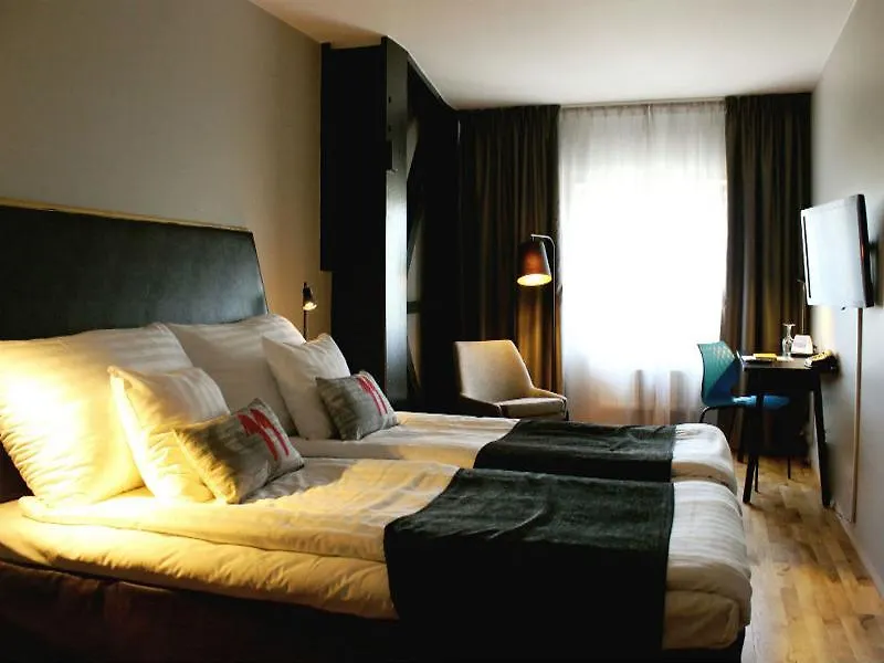 Quality Hotel 11 & Eriksbergshallen Gothenburg 4*,
